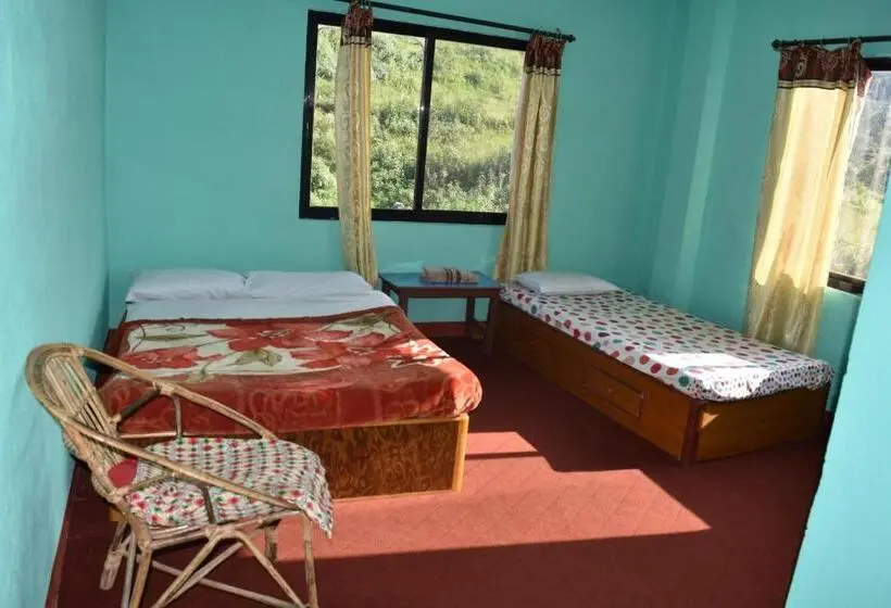 اتاق لوکس با بالکن, Tashidelek Guest Lodge & House