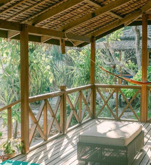 سوییت, Boulder Bay Eco Resort   Nga Khin Nyo Gyee Island