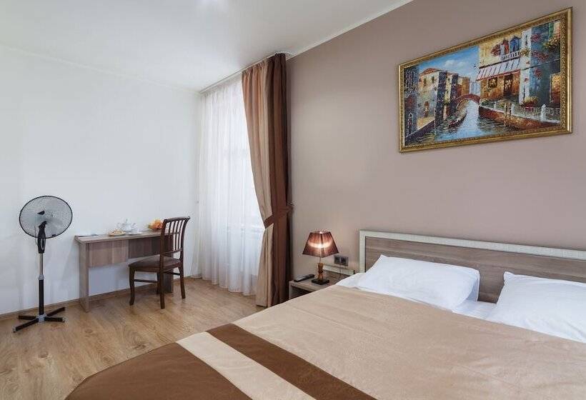 주니어 스위트, Arbat