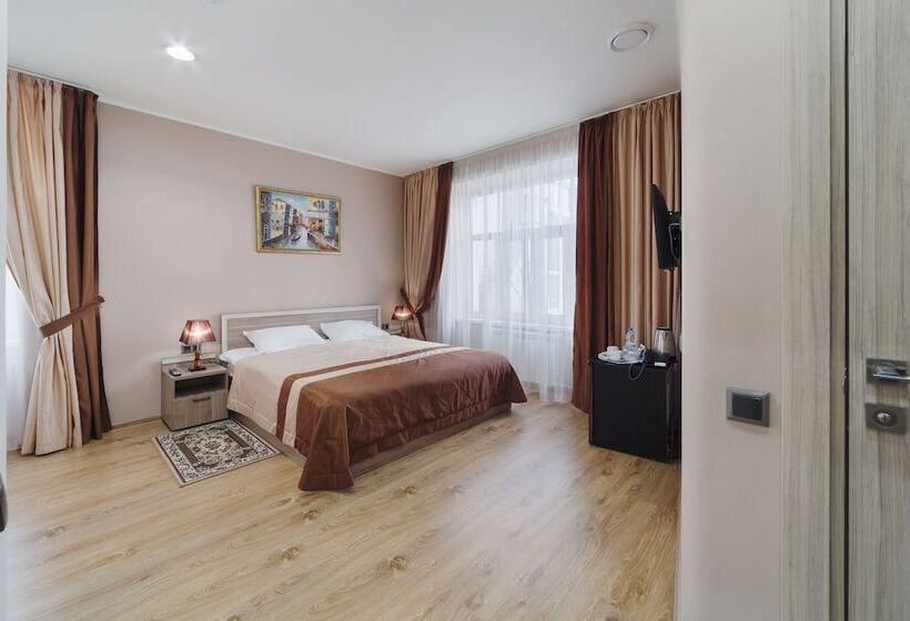 주니어 스위트, Arbat