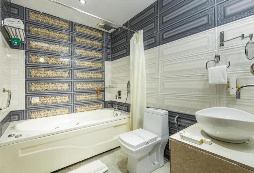 سوئیت پرزیدنت, D'polo Club & Spa Resort