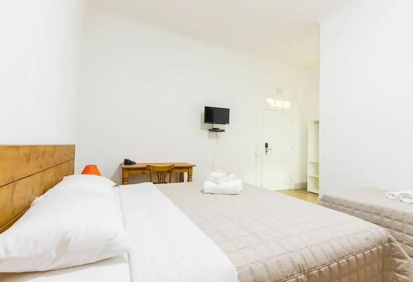 Deluxe Kolmen Hengen Huone, Sagrados Corações