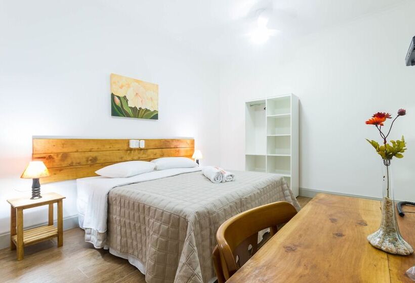 标准间, Sagrados Corações