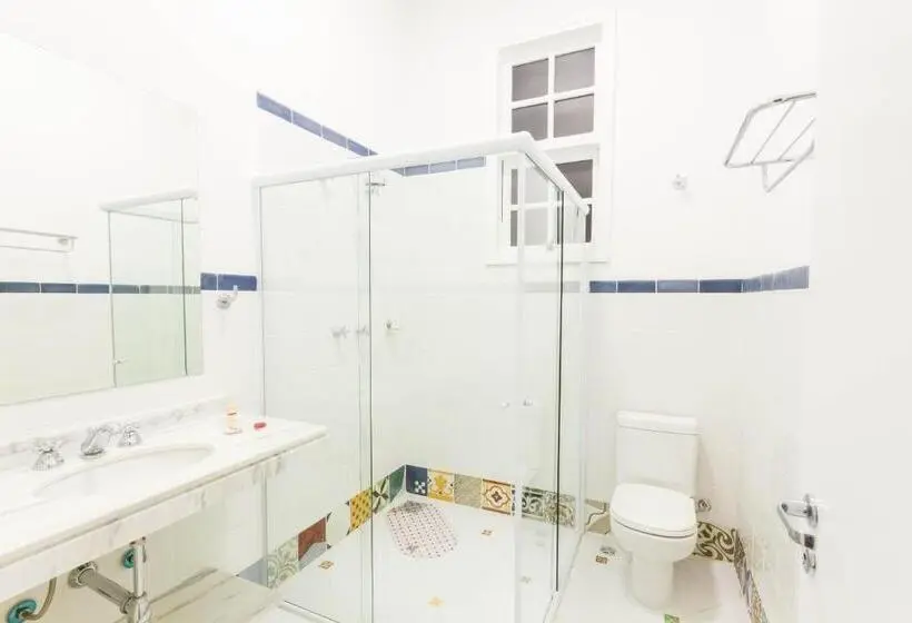 Deluxe Neljän Hengen Huone, Sagrados Corações