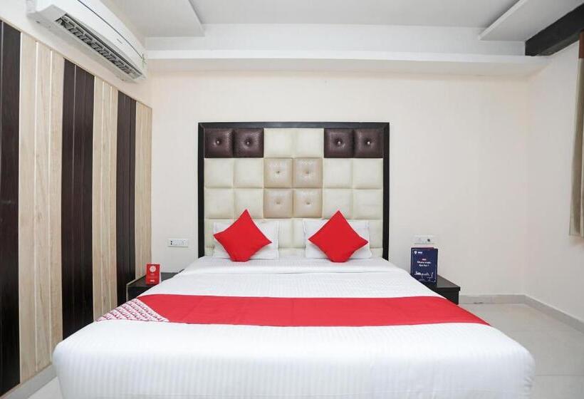 트리플 클래식 룸, O Subhadra Residency