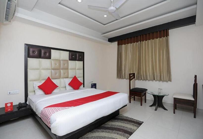 트리플 클래식 룸, O Subhadra Residency