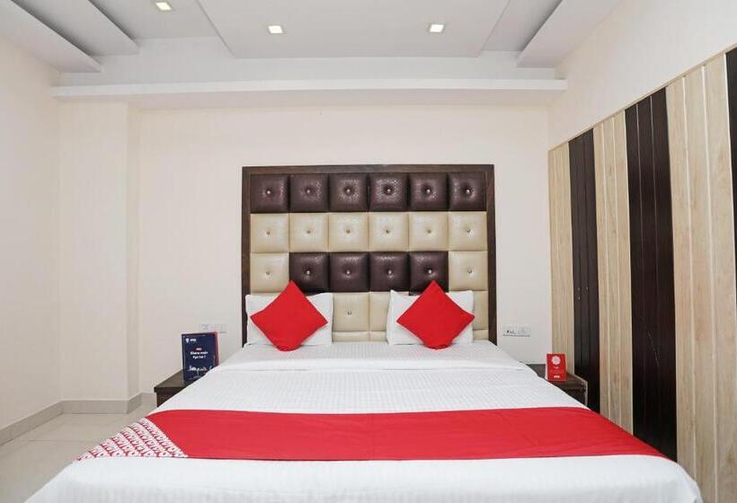 트리플 클래식 룸, O Subhadra Residency