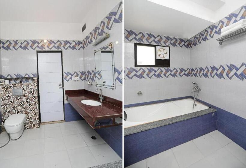 트리플 클래식 룸, O Subhadra Residency