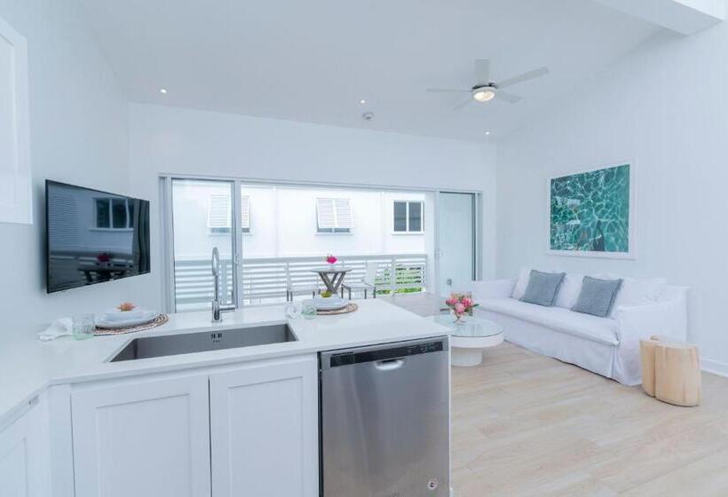 آپارتمان 1 خوابه با چشمانداز استخر, Mullins Grove Luxury Apartments