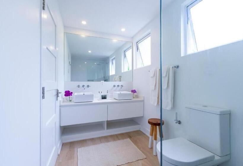 آپارتمان 1 خوابه با چشمانداز استخر, Mullins Grove Luxury Apartments