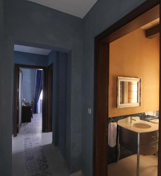 اتاق خانوادگی, My Travel House