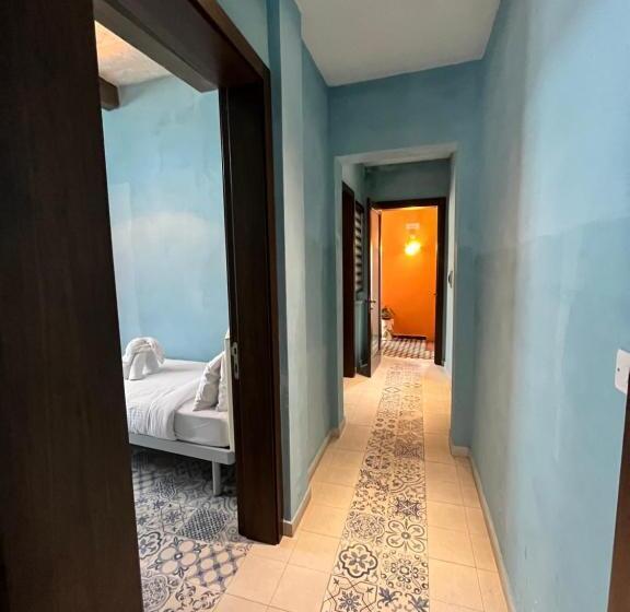 اتاق خانوادگی, My Travel House