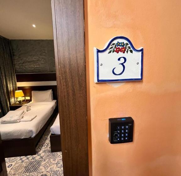 اتاق استاندارد, My Travel House