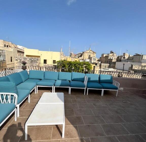 اتاق خانوادگی, My Travel House