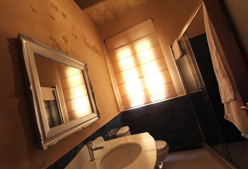 اتاق خانوادگی, My Travel House