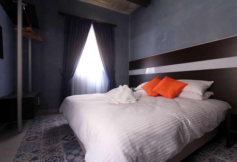 اتاق خانوادگی, My Travel House