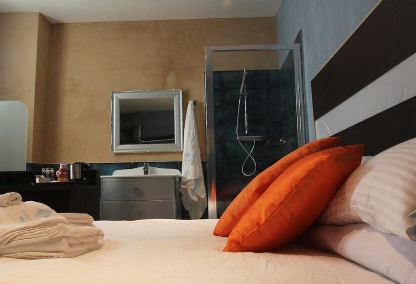 اتاق استاندارد, My Travel House