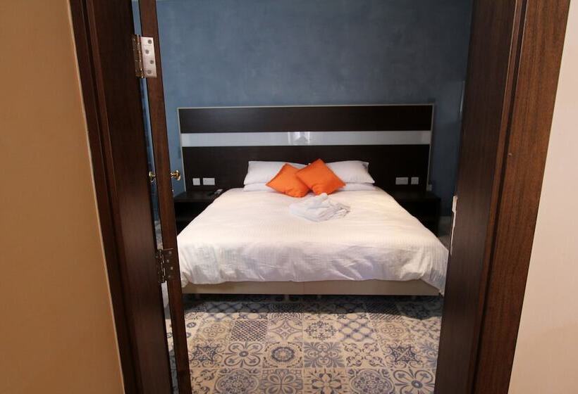 اتاق استاندارد, My Travel House