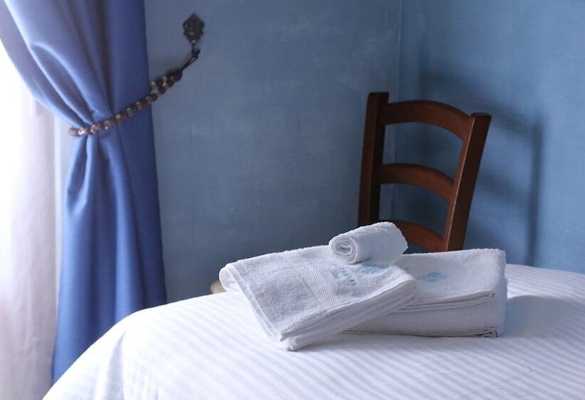 اتاق خانوادگی, My Travel House