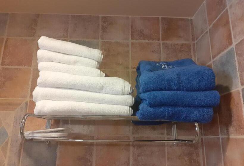 庭の見えるスタンダードトリプルルーム, Castello Antico