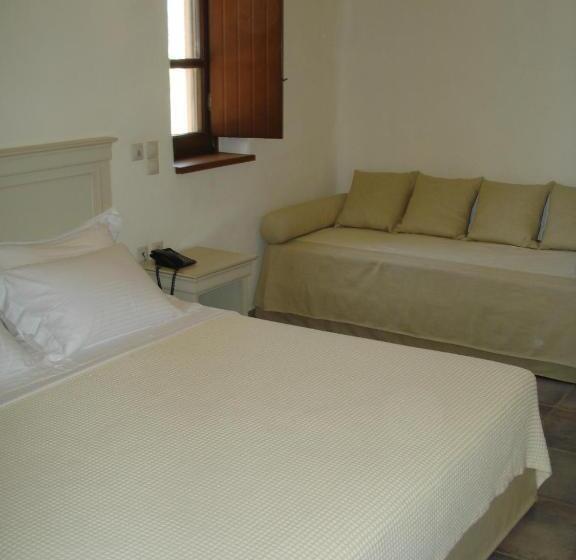 庭の見えるスタンダードトリプルルーム, Castello Antico