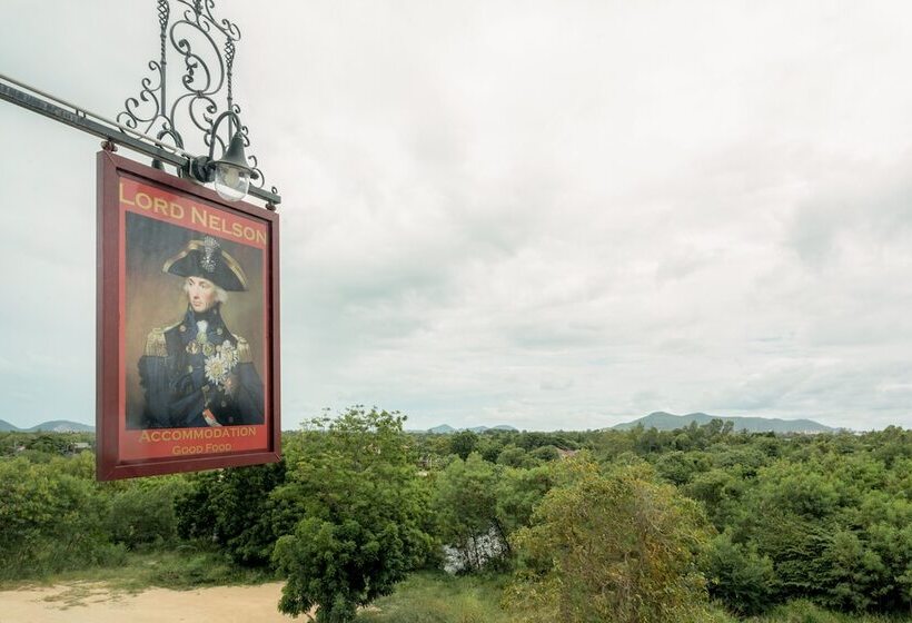 Номер Стандарт Вид на Горы, The Lord Nelson