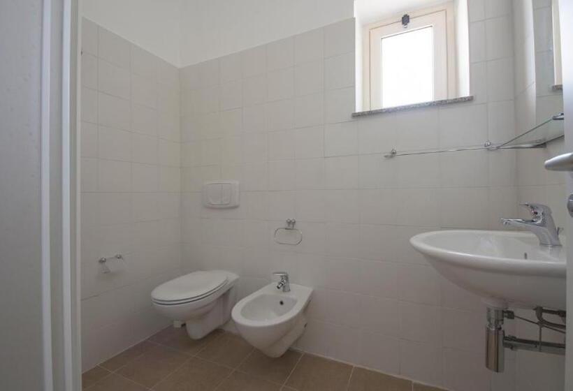 اتاق کلاسیک سه تخته, Casale Marcalia Bed & Breakfast