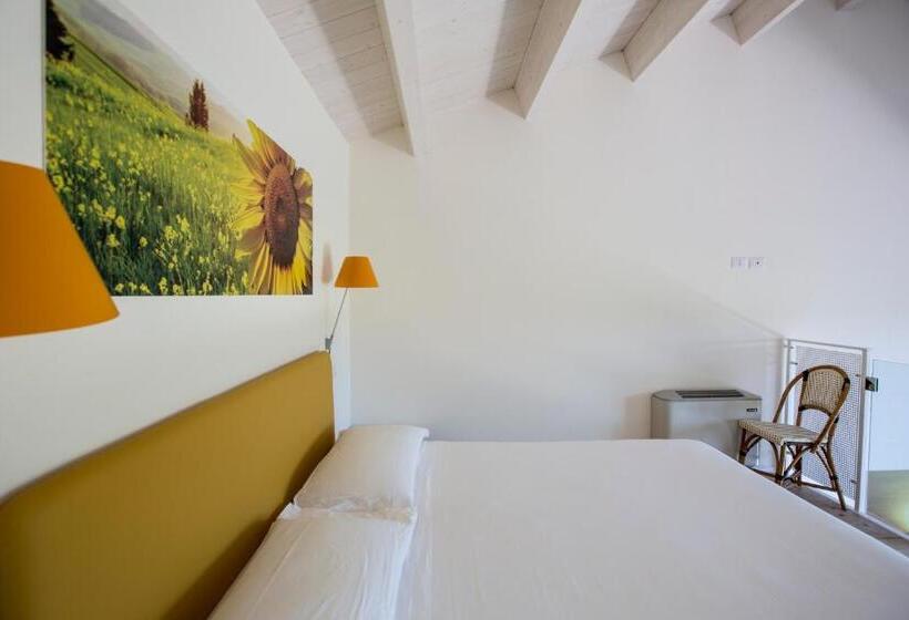 غرفة قياسية, Il Portico