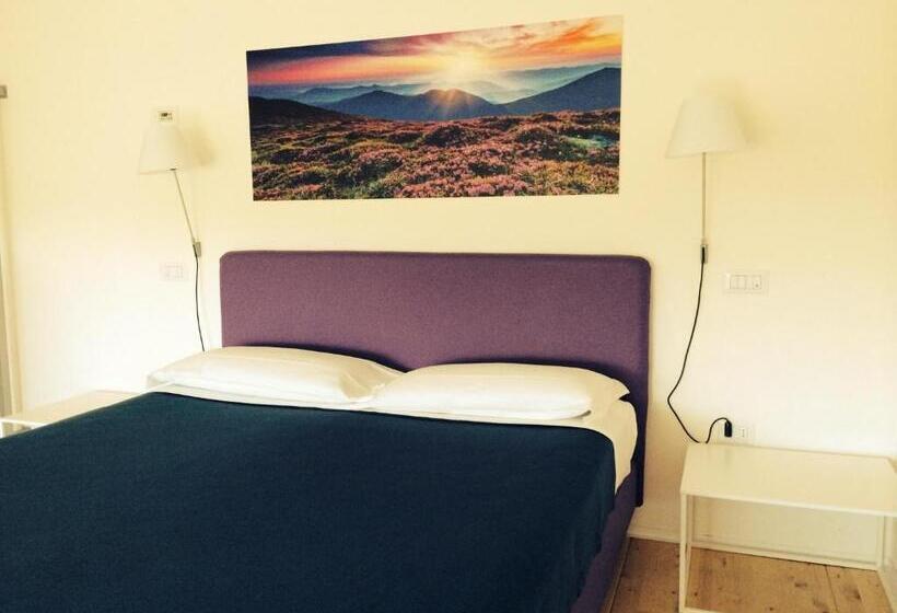 غرفة قياسية رباعية, Il Portico