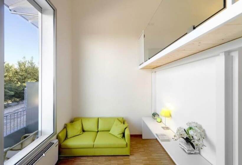 غرفة قياسية, Il Portico