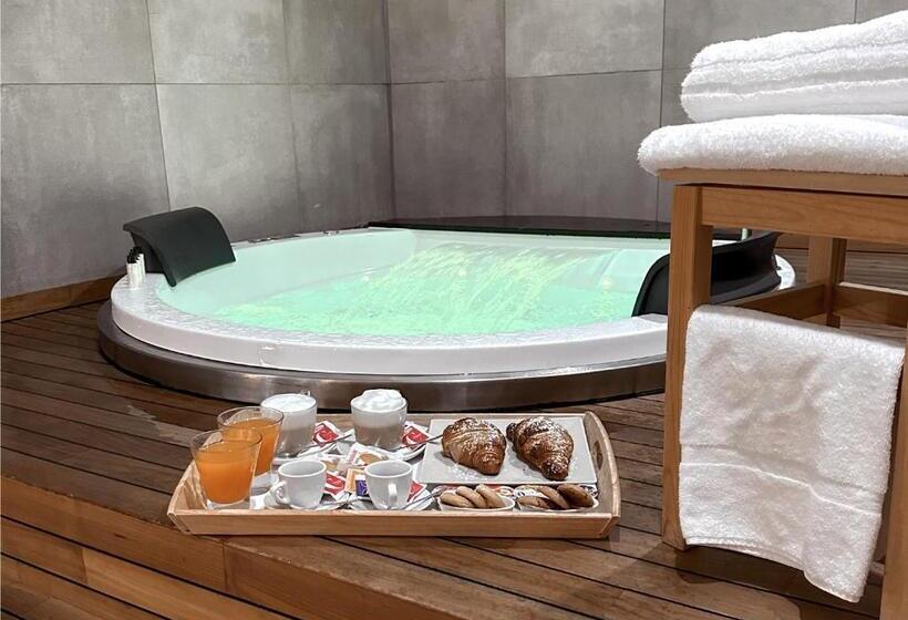 מיטת קינג בסוויטה, Olympus Capua