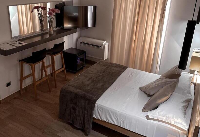 מיטת קינג בסוויטה, Olympus Capua