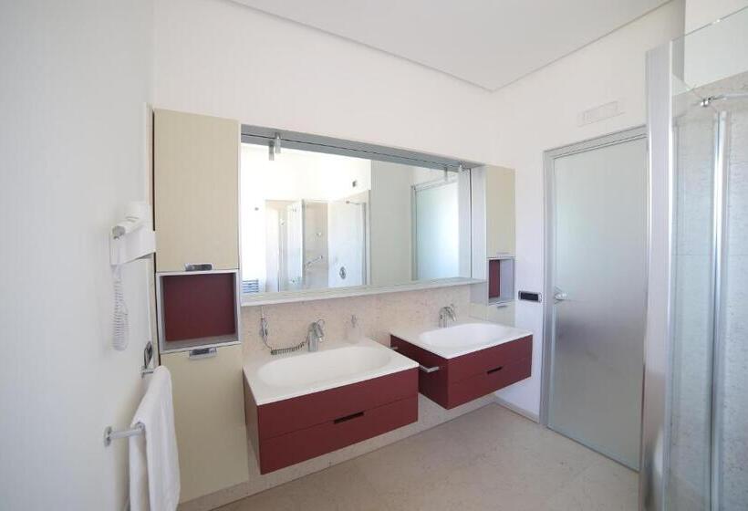 מיטת קינג בסוויטה, Olympus Capua