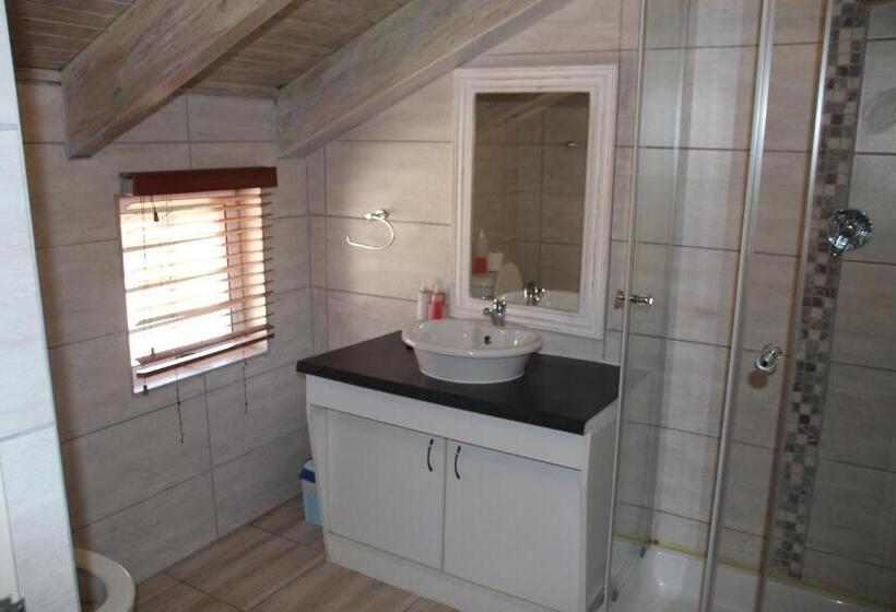 اتاق خانوادگی, Anandi Guesthouse Swakopmund