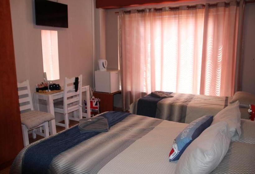 اتاق استاندارد سه نفره, Anandi Guesthouse Swakopmund