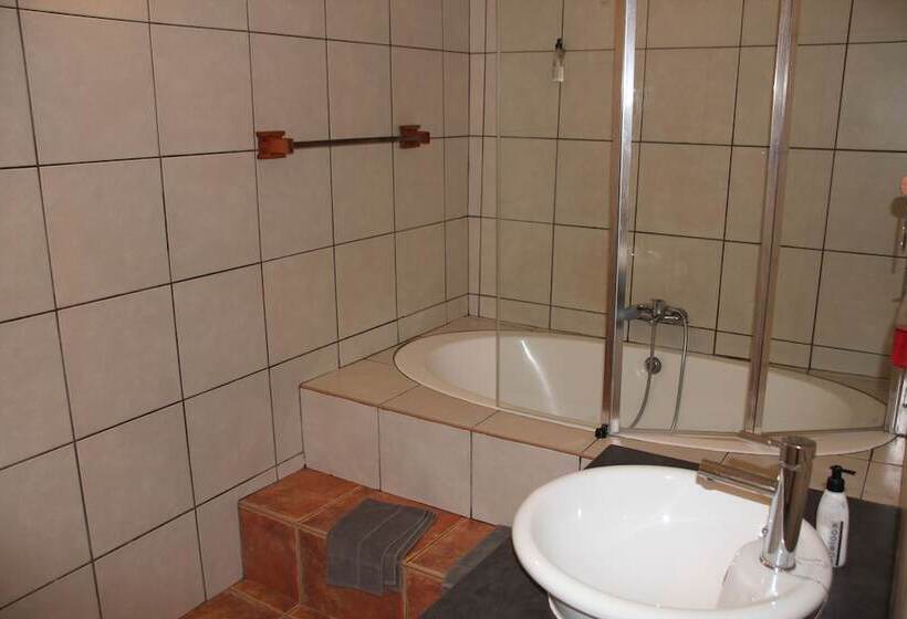 اتاق خانوادگی, Anandi Guesthouse Swakopmund