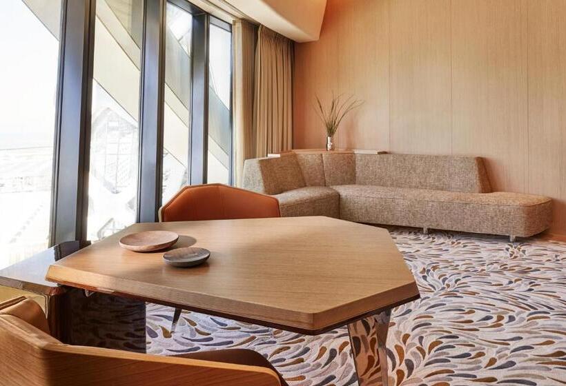 سوییت اجرایی, City Of Dreams  Morpheus