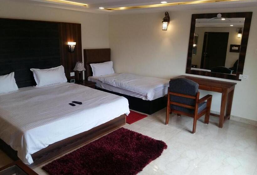 디럭스 트리플 룸, Cliffton