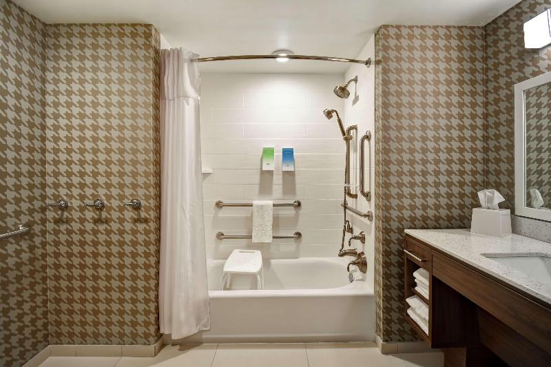 سوئیت با تخت بزرگ, Home2 Suites By Hilton Gilbert