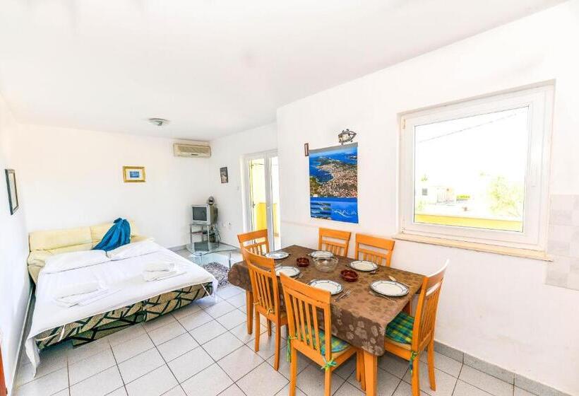 آپارتمان 1 خوابه, Apartments Silvia