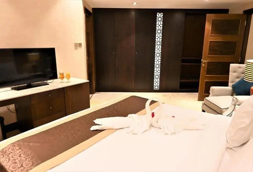 スイート, Crystal Plaza Al Majaz