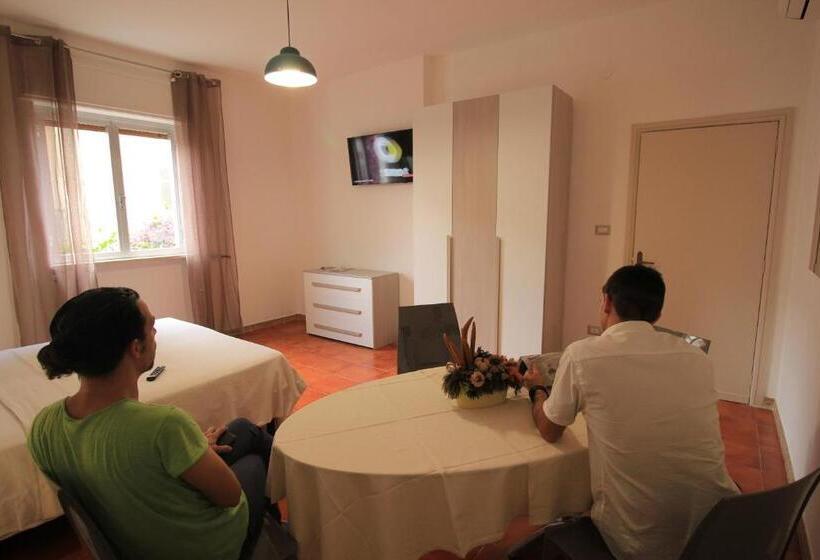 غرفة قياسية حمام مشترك, Guest House