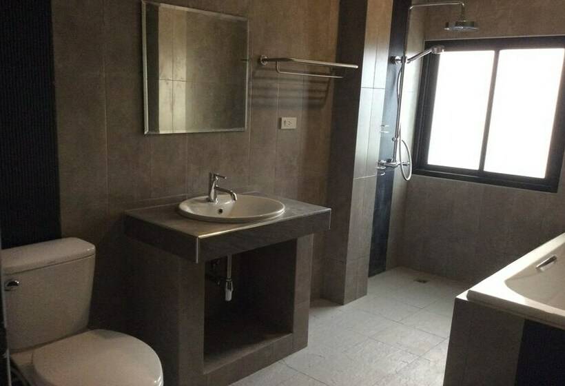 Семейный Номер Вид на Бассейн, Na Na Doo Homestay