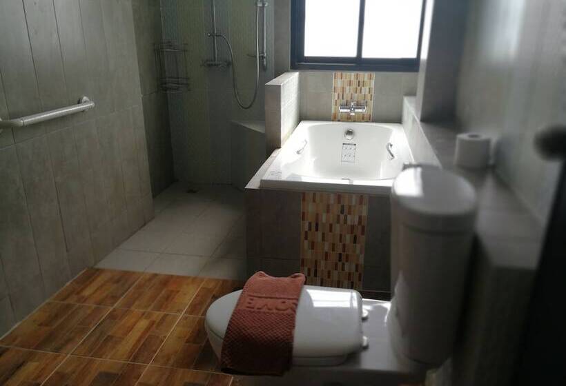 プールビューファミリールーム, Na Na Doo Homestay