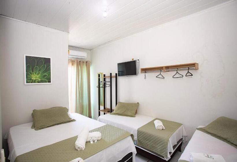 Трехместный Номер Стандарт с Балконом, Pousada Aracaju