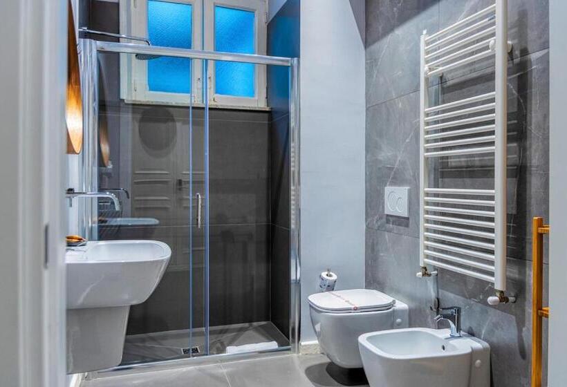 غرفة قياسية, Re Vittorio De Luxe