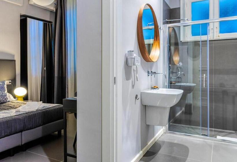 غرفة قياسية, Re Vittorio De Luxe