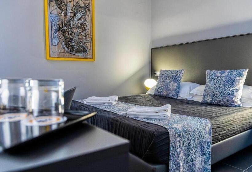 غرفة قياسية, Re Vittorio De Luxe