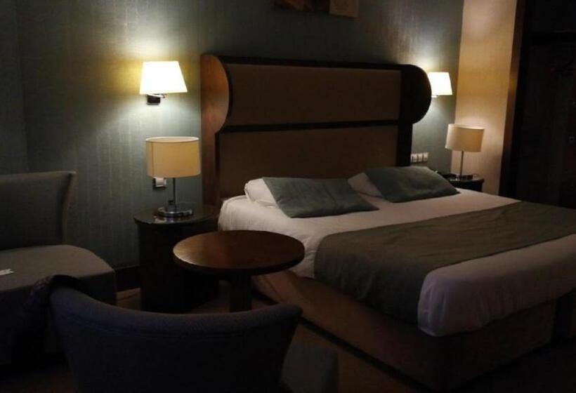 سوییت اجرایی, Tadj El Maouada