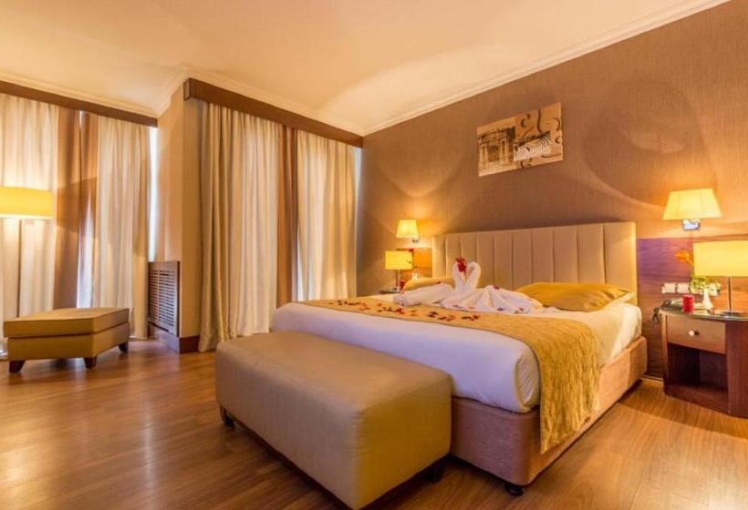 سوییت جونیور, Tadj El Maouada